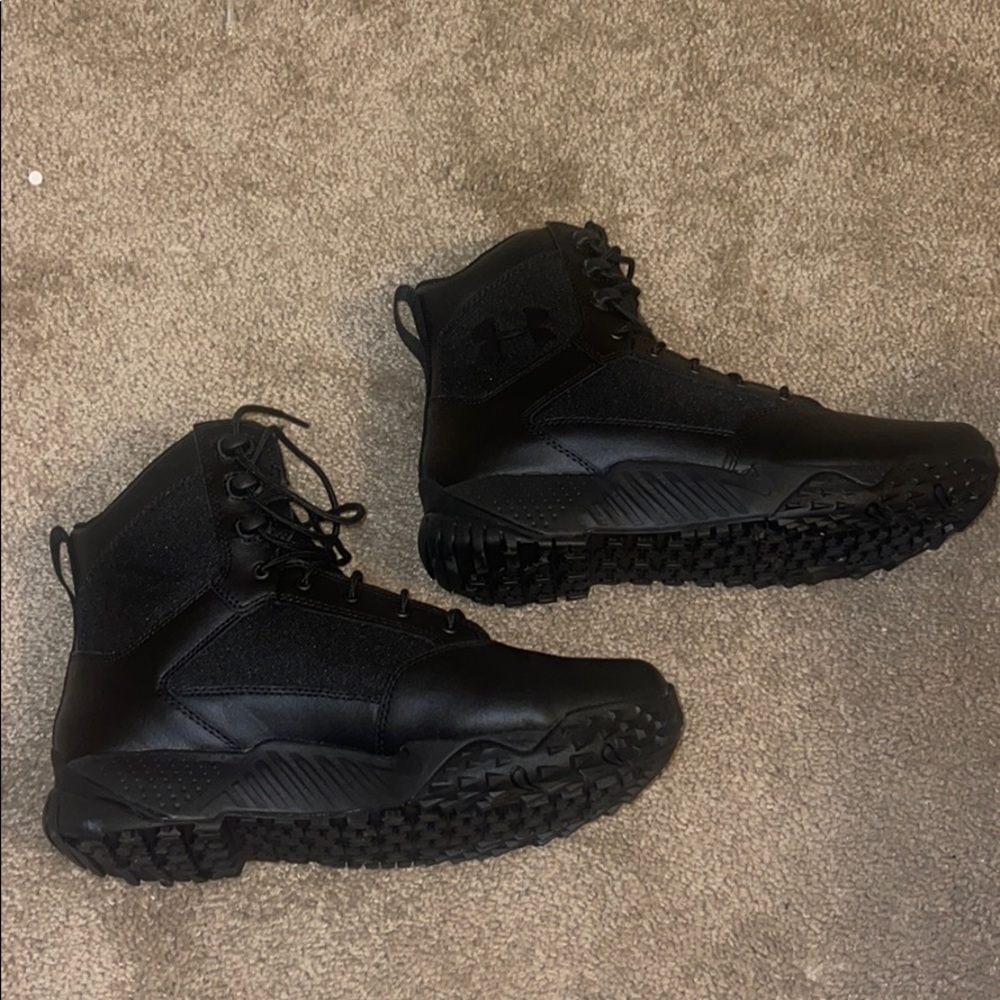 Under Armor black boot